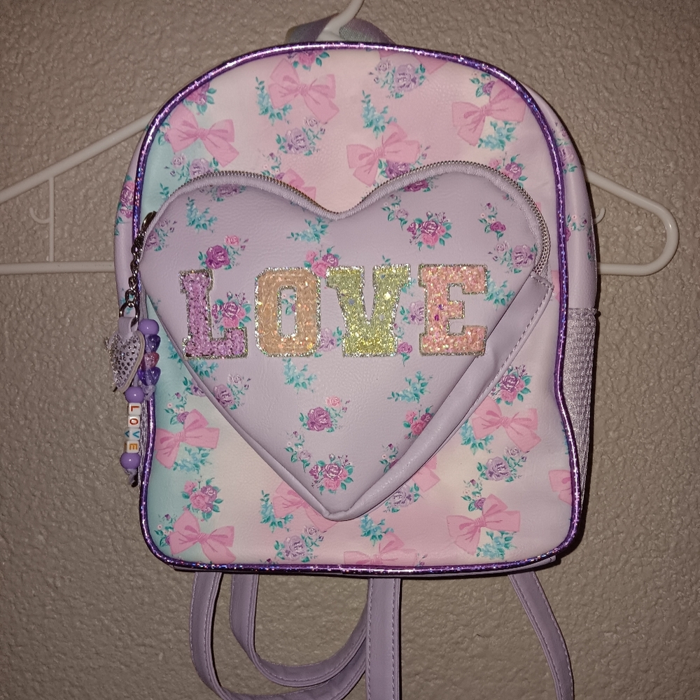 Backpack - Picture 2 of 6